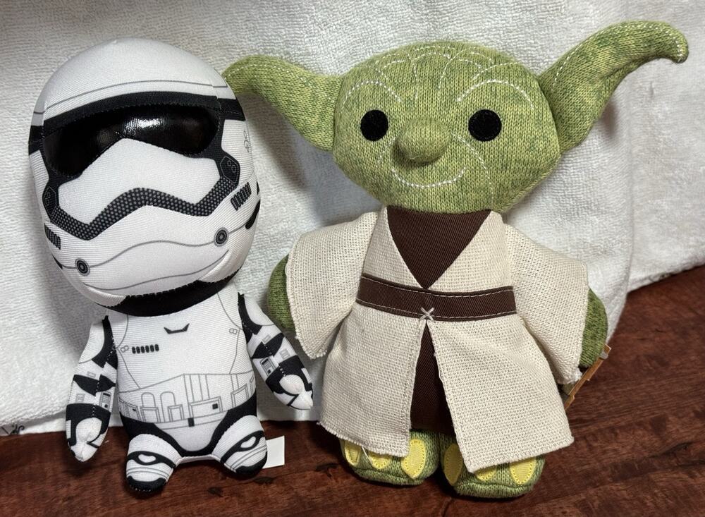NWT Yoda Knit Plush – Star Wars: Galaxy’s Edge – Small 9” Walt Disney World Doll